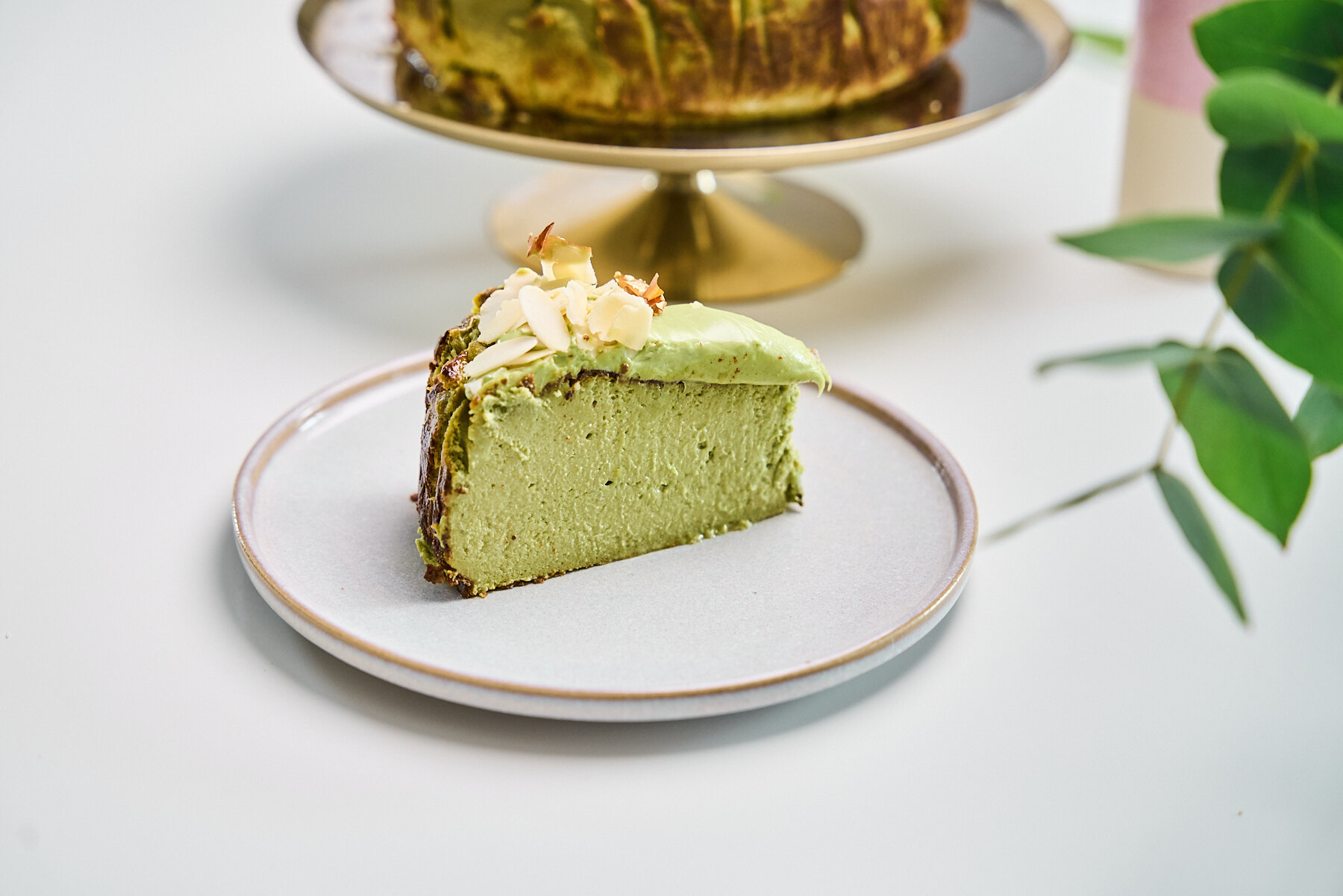 sernik baskijski z matchą